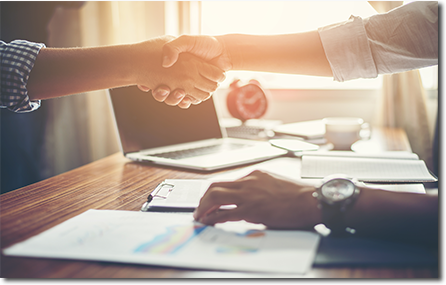 Chúng tôi với đội ngũ chuyên nghiệp - Cam kết vận chuyển hàng nhanh chóng, uy tín